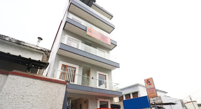 OYO 16599 Chandra Palace, Rezerwuj Hotel Dehradun Uttarakhand