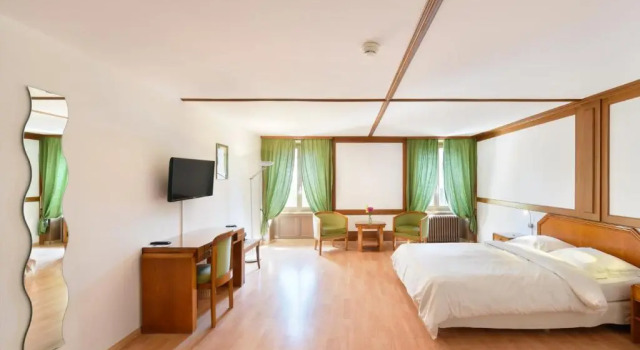 Hôtel de lAigle, Book Hotel Hotels in Lake Geneva with a Pool, Swimming Pool