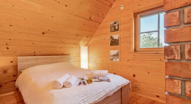 Семейное шале с балконом Vilinija Log Cabins