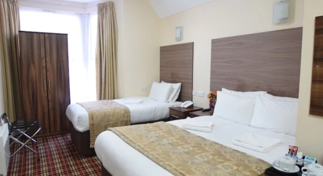 Четырёхместный номер Superior Lucky 8 Hotel