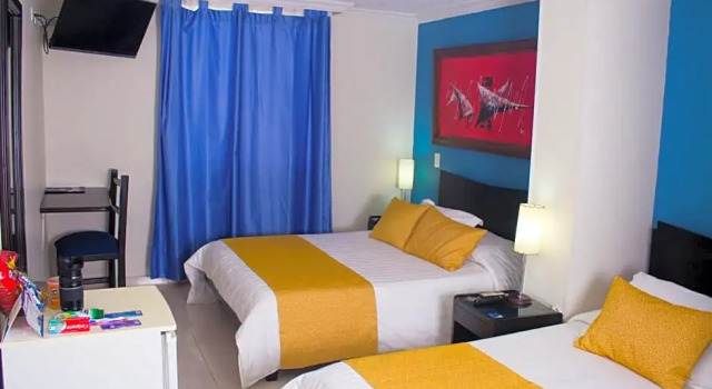 Четырёхместный номер Standard HOTEL PLAZUELA REAL