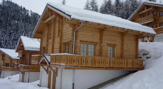 Madame Vacances - Les Chalets De Crête Côte Village, Забронировать Шале Коттеджи Ла-Плань-Тарантез, рядом с Горнолыжный подъемник Фуниплань Гранд Рошет, Коттедж