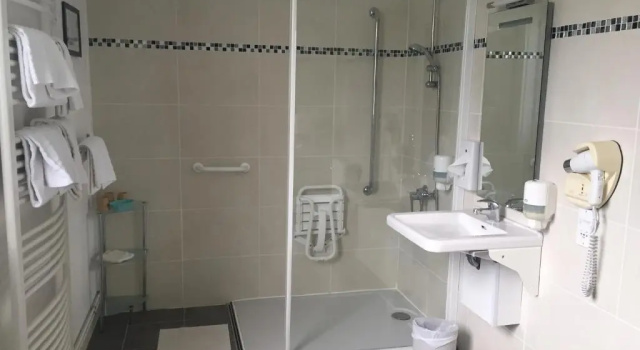 Трёхместный номер Standard Le Pavillon de Rouen