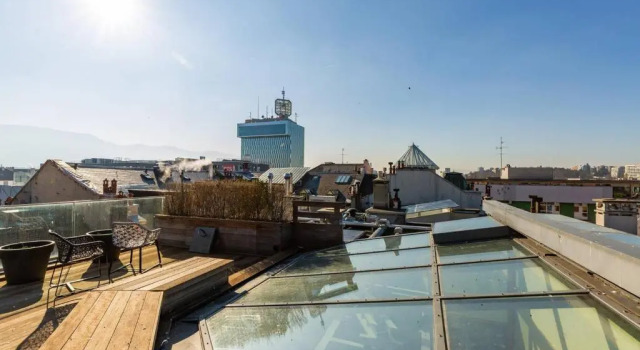 Апартаменты 2BD Modern Apartment in Geneva Center with Rooftop by GuestLee