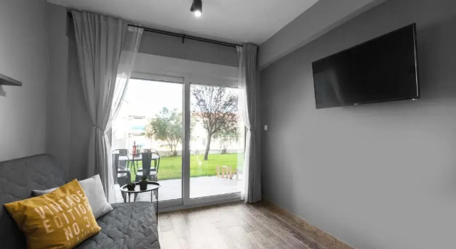 Апартаменты "LouLenny's aRt" BoutiQue Homes in HalkiDiki, vol 1