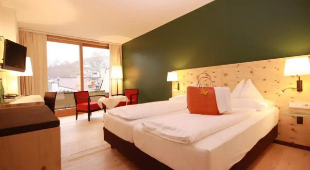 Двухместный номер Standard с балконом и с видом на горы SPA Hotel Erzherzog Johann