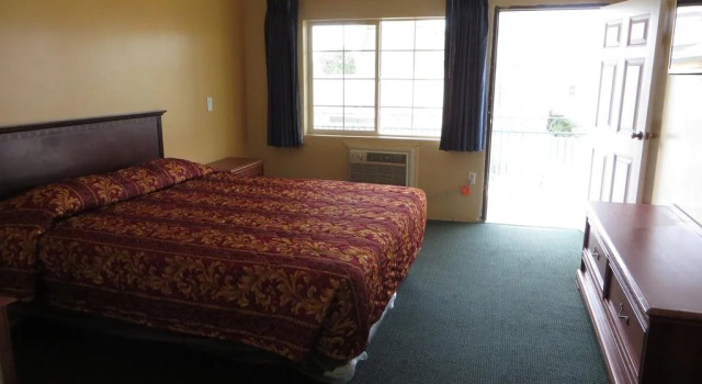 Del Playa Inn
