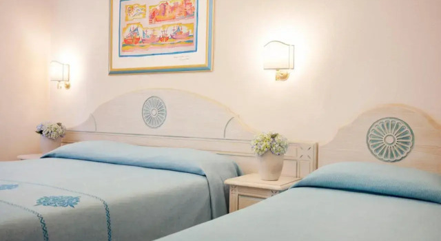 HOTIDAY Room Collection - Baja Sardinia, Забронировать Отель Отели Изумрудного берега с завтраком, Завтраки