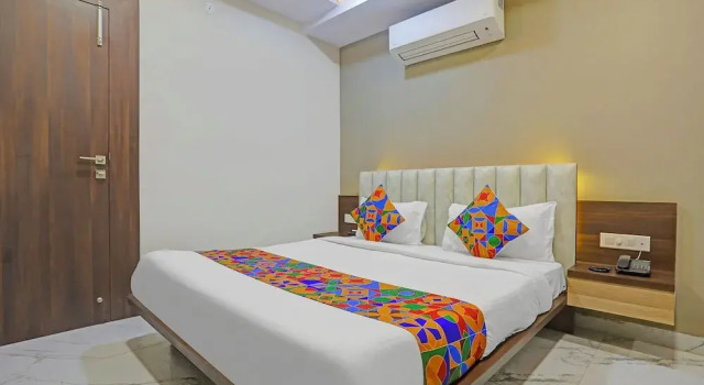 Номер Deluxe FabHotel Aura Azure, Mahalaxmi Nagar