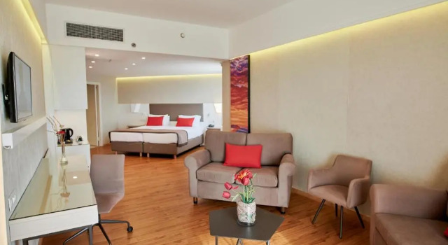 Двухместный семейный номер Superior с видом на море Ramada Plaza by Wyndham Thraki