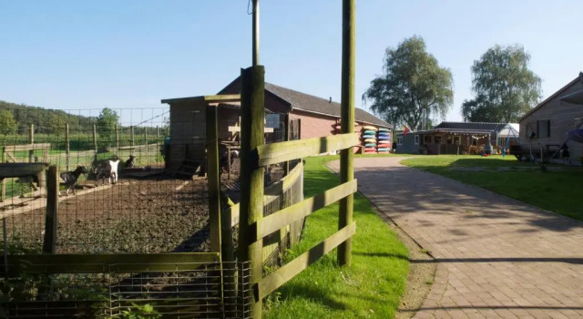 Holiday home OSSA Basecamp, Buchen Sie Ferienwohnung Herten Limburg