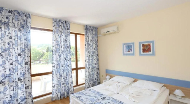 Galeria Holiday Apartments, Varaa Huoneisto Hotellit Varna region uima-altaalla, Uima-allas