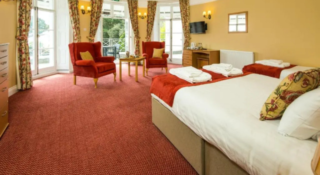 Standard Perhe Club huone Cliffden Hotel