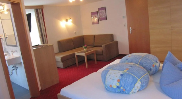 Haus Hubertus, Prenota Hotel Hotel a Tirolo con parcheggio, Parcheggio