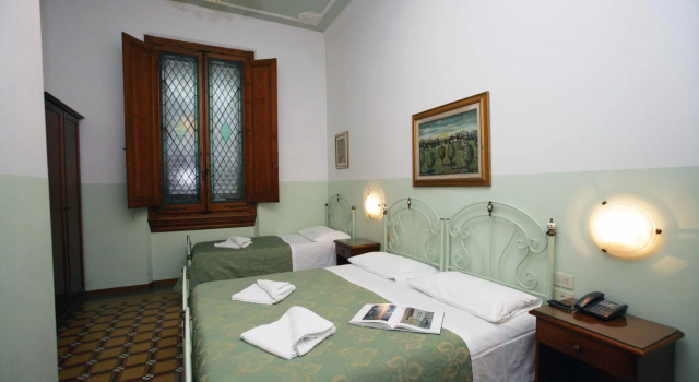 Трёхместный номер Hotel Desirèe