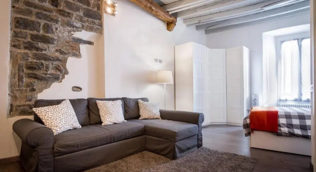ALTIDO Elegant Apt for 4 at the Como's heart, Забронировать Апартаменты/квартира Апартаменты Комо, рядом с Площадь Кавур, Апартаменты/квартира