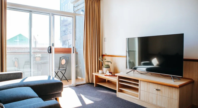 Четырёхместные апартаменты Executive Astor Inn