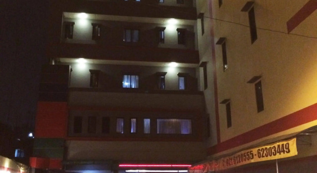 hotel hollywood, Забронировать Отель Отели Джакарты 3 звезды, рядом с Glodok Market, 3*