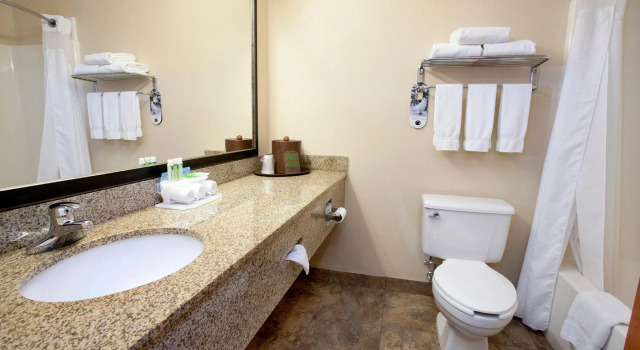 Двухместный номер Standard Holiday Inn Express Jamestown by IHG