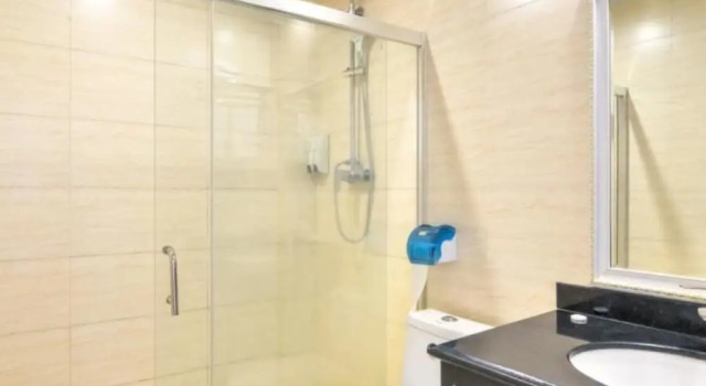 Номер Standard Brother Commercial Hotel