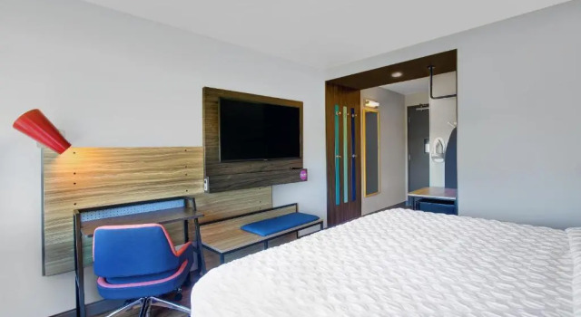 Номер Standard Tru by Hilton Stoughton