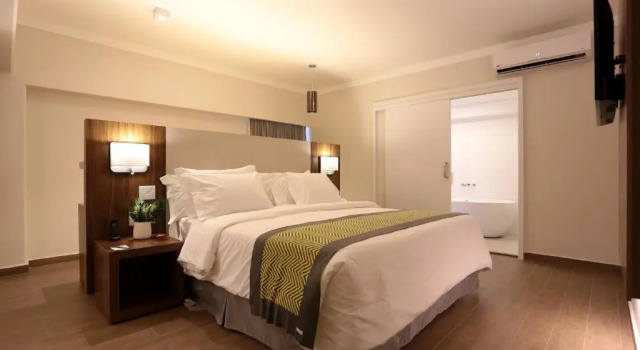 Люкс Classic Oasis Plaza Hotel