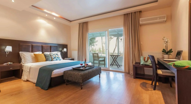 Sani Seaside Luxury-Private Pool Retreat for 21ppl, Book Hotel Sani Beach 