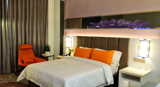 Holiday Villa Hotel & Residence, Varaa Hotelli Jiading Shanghai