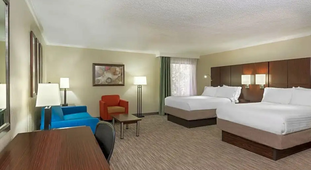 Полулюкс Holiday Inn Express Hotel & Suites Ft. Lauderdale-Plantation by IHG