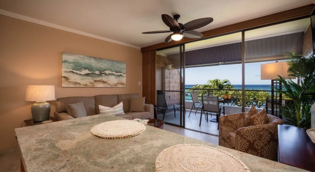 Номер Standard Kuleana 409 Oceanfront 1 bedroom 1 bath condo 1 Condo by RedAwning