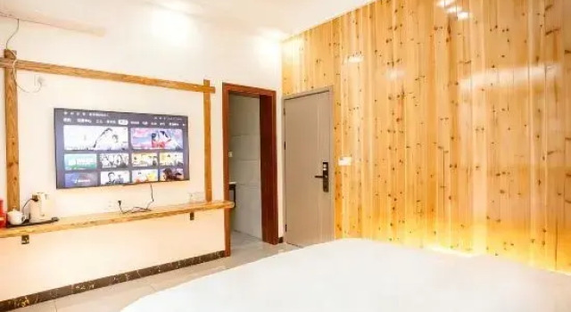Люкс Yueyue Shíguāng Homestay near West Station & 72 Odd Towers
