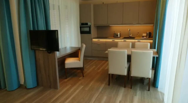 Апартаменты Superior Meyns Apartments & Hotel