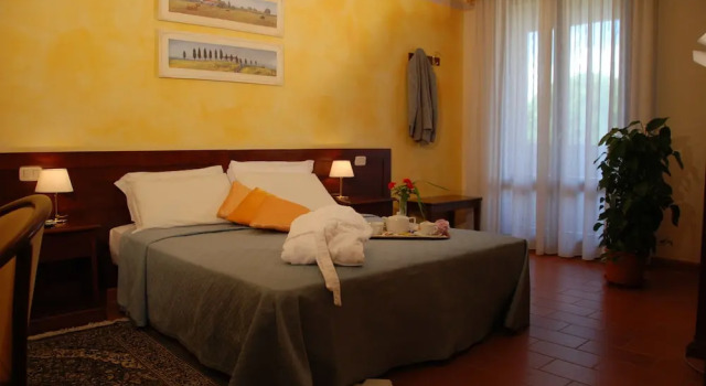 Трёхместный номер Standard с балконом Hotel Borgo degli Olivi