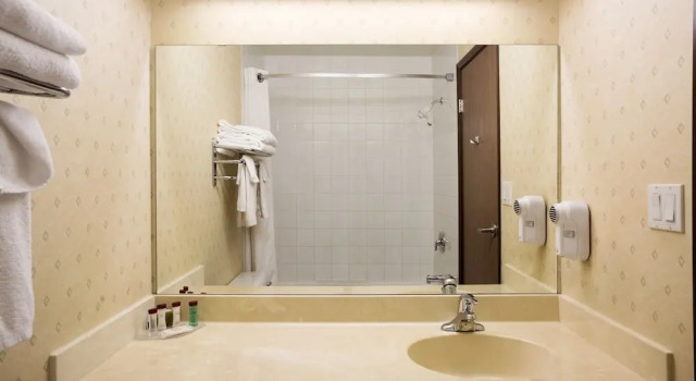 Номер Standard Ramada by Wyndham Clairmont/Grande Prairie