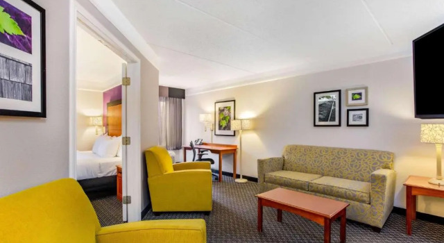 Люкс La Quinta by Wyndham Raleigh Durham Intl AP