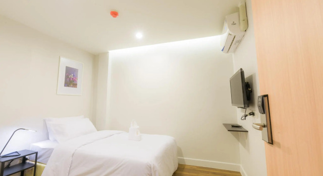 Одноместный номер Standard Metro hotel