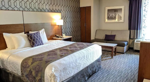 Номер Standard Best Western Plus Commerce Hotel