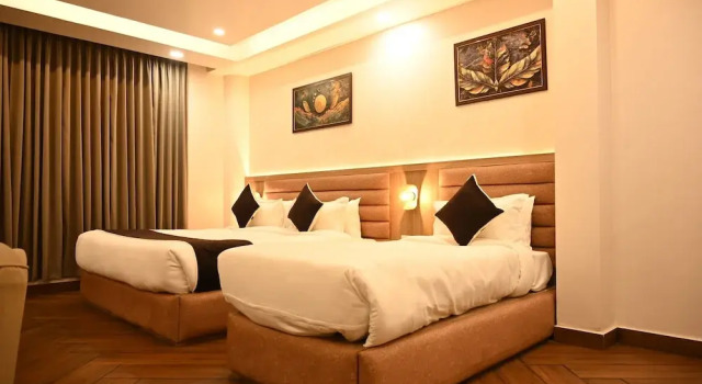 Номер Deluxe The Regal Crown By Ritya Hotels
