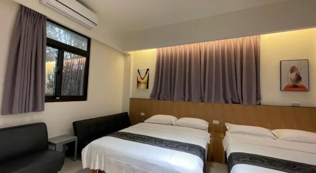 Четырёхместный номер Standard Cherry Inn