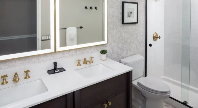 Четырёхместный номер Standard The Madison Hotel
