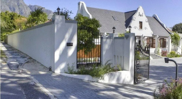 The Oak and Vine Luxury Guest House, Забронировать Гостевой дом Гостевые дома Rondebosch, Гостевой дом