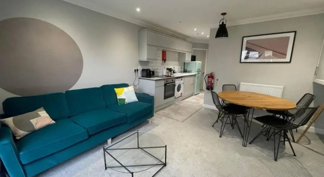 Stylish Modern Two Bedroom Apartment with Garden, Забронировать Апартаменты/квартира Кардифф Гламорган, рядом с Insole Court