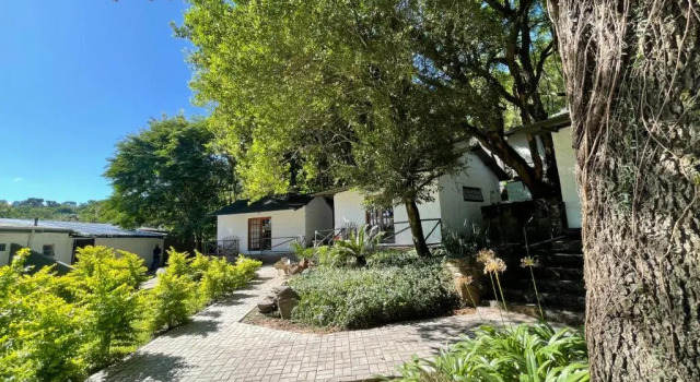 Номер Luxury Farquhar Lodge