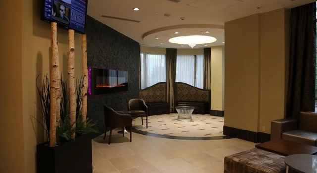 Sarkar Suites - 330 Burnhamthorpe Road, Varaa Hotelli Mississauga 