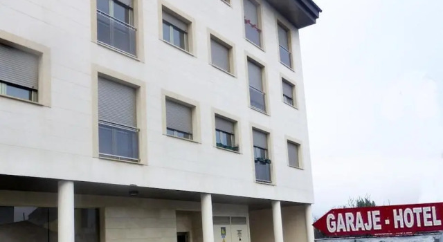 Hotel Villa de Cacabelos, Prenota Hotel Cacabelos 