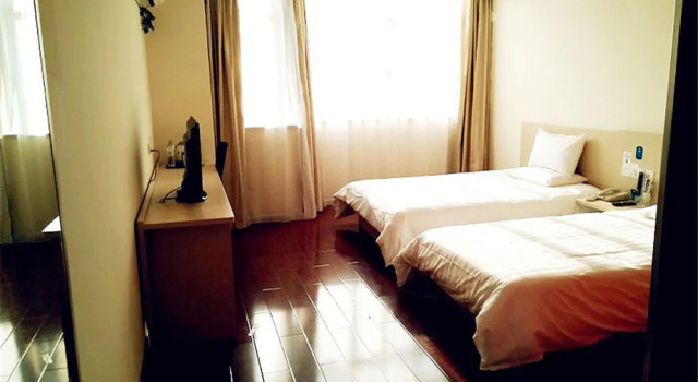 Hanting Hotel (Kunming Chenggong), Buchen Sie Hotel Chenggong Kunming