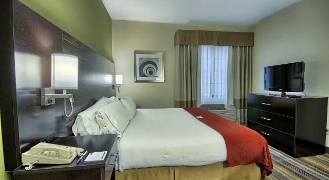 Двухместный номер Standard Holiday Inn Express Hotel & Suites Grove City by IHG