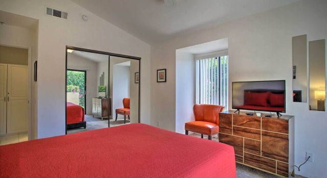 Апартаменты с 2 комнатами Palm Springs Retreat w/ Pool Access, Near Downtown