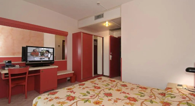 Полулюкс Hotel Eur