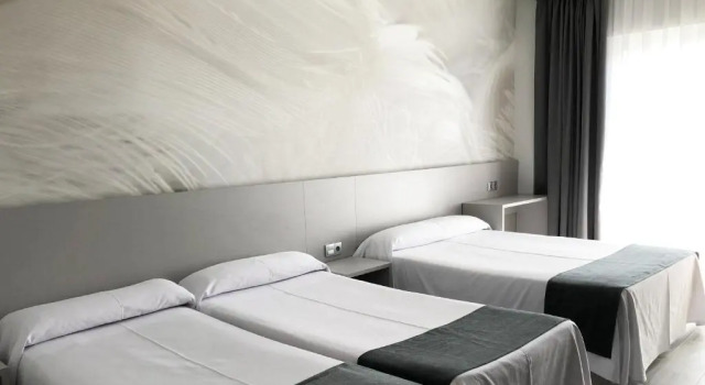 Четырёхместный номер Superior Hotel Maria del Mar